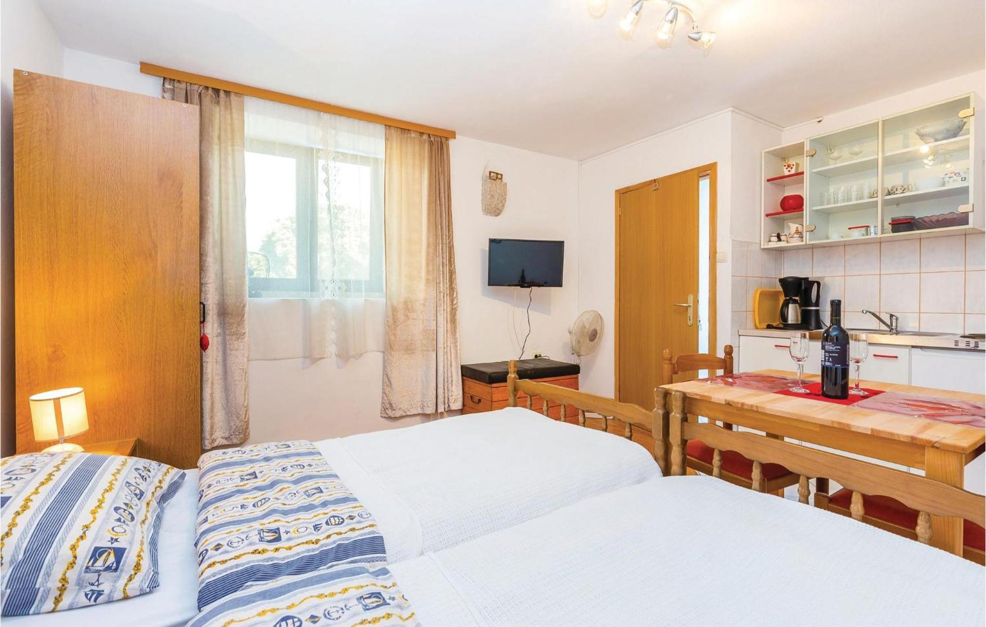 Stunning Apartment In Bakar With Kitchen Luaran gambar